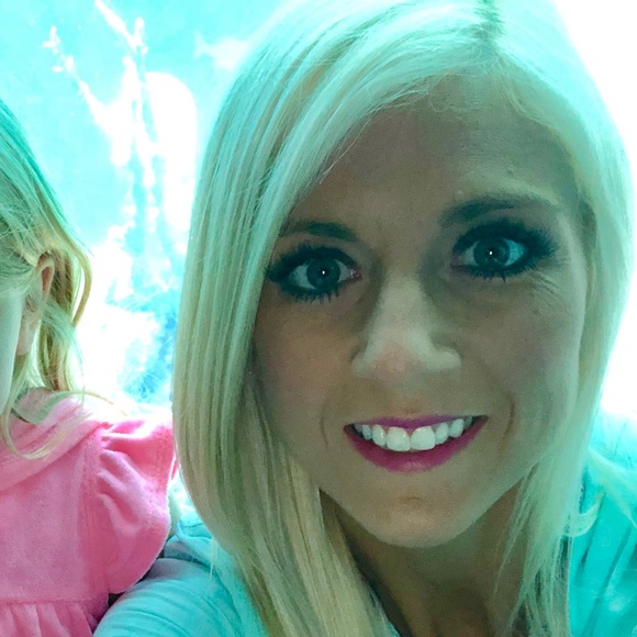 Meet your Posher, Sarah - Picture 1 of 1